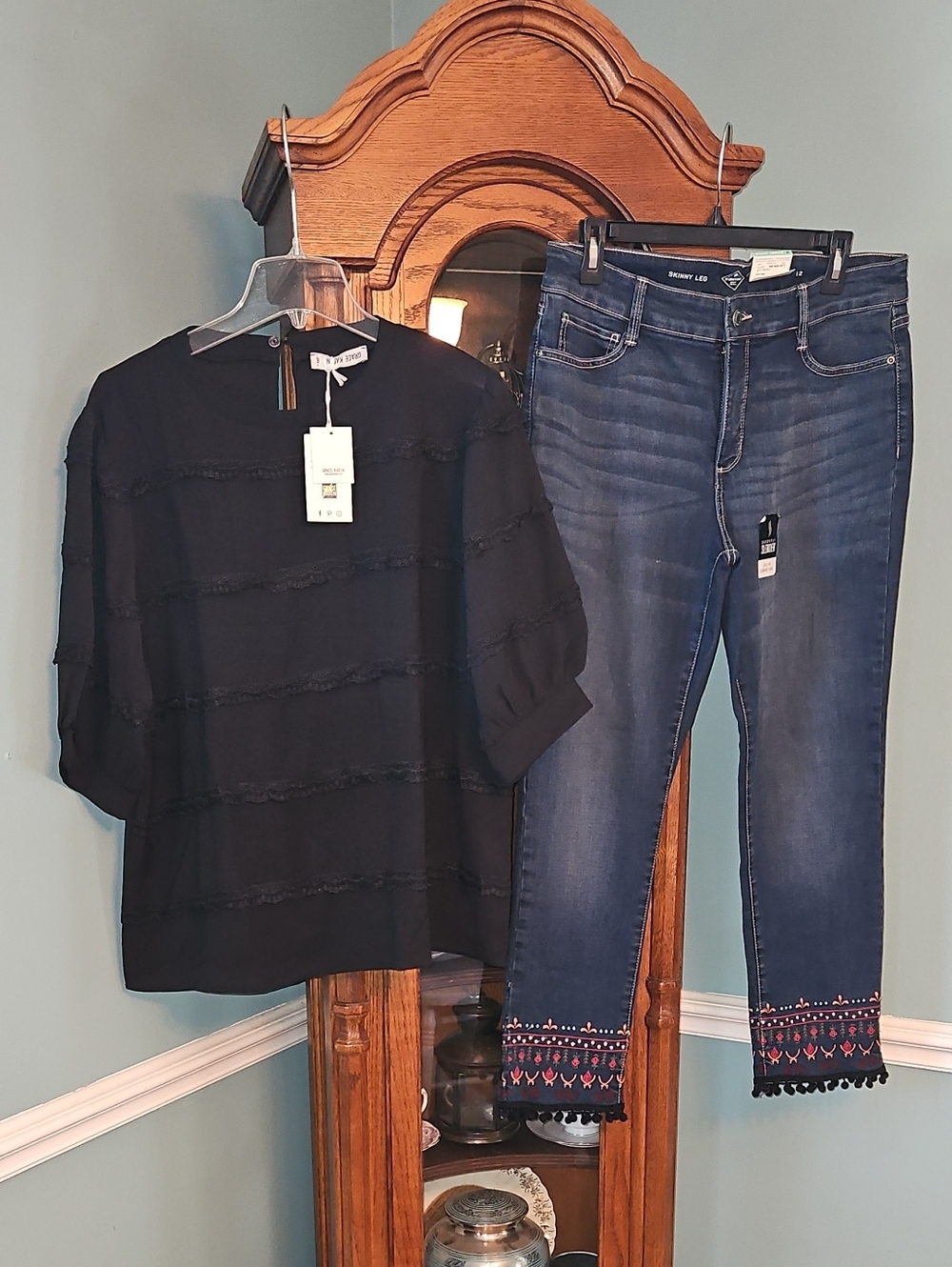 Grace Karin Top & Embroidered Hem Jeans NWT